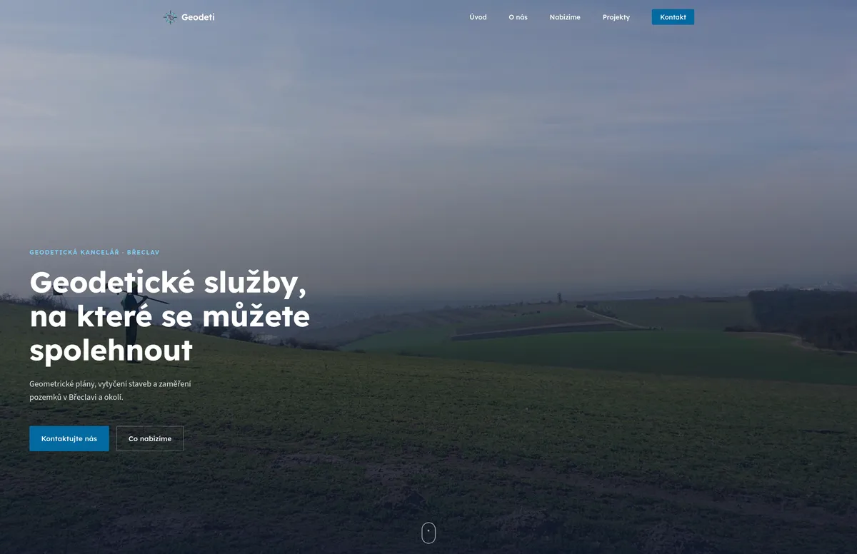 Úvodní stránka webu Geodeti Břeclav s fotografií krajiny a nadpisem přes celou šířku
